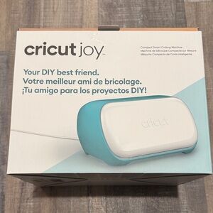 Cricut Joy Compact Smart Cutter in White and Teal